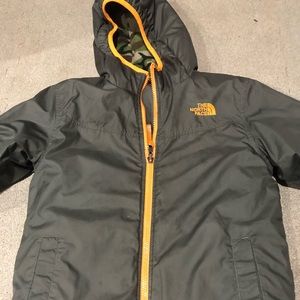 Boys 7/8 Reversible North Face jacket